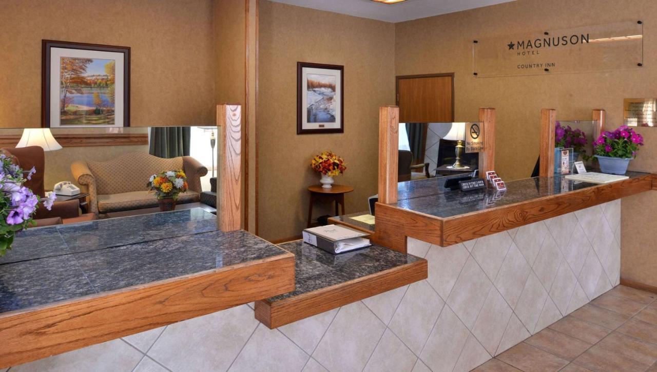 Magnuson Hotel Country Inn Ishpeming Extérieur photo