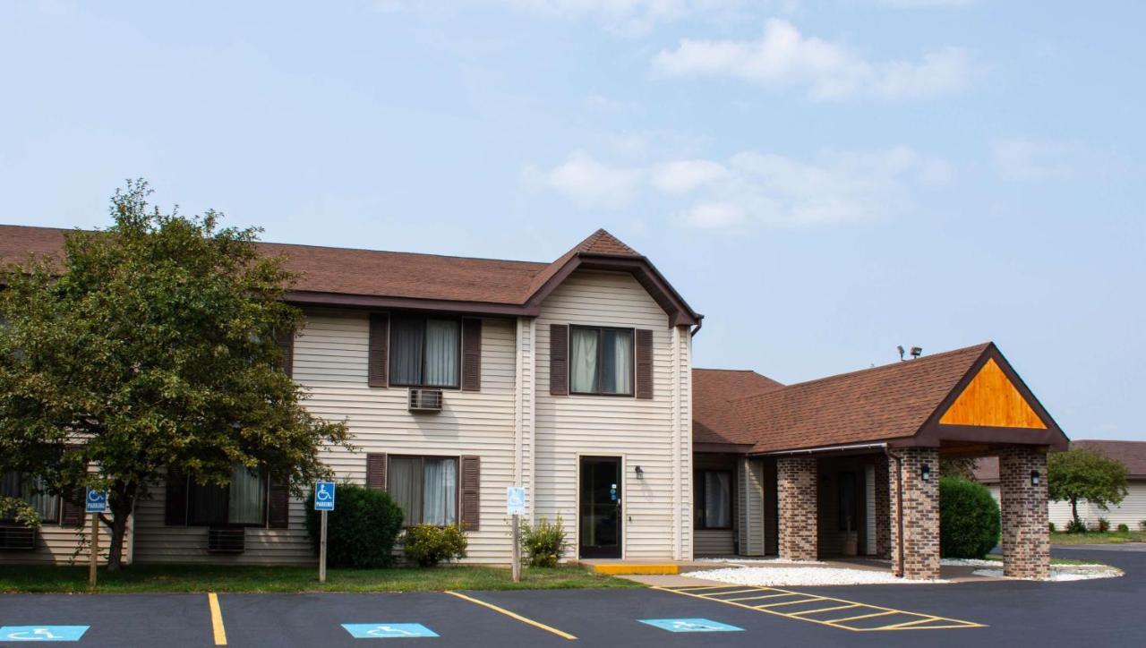Magnuson Hotel Country Inn Ishpeming Extérieur photo