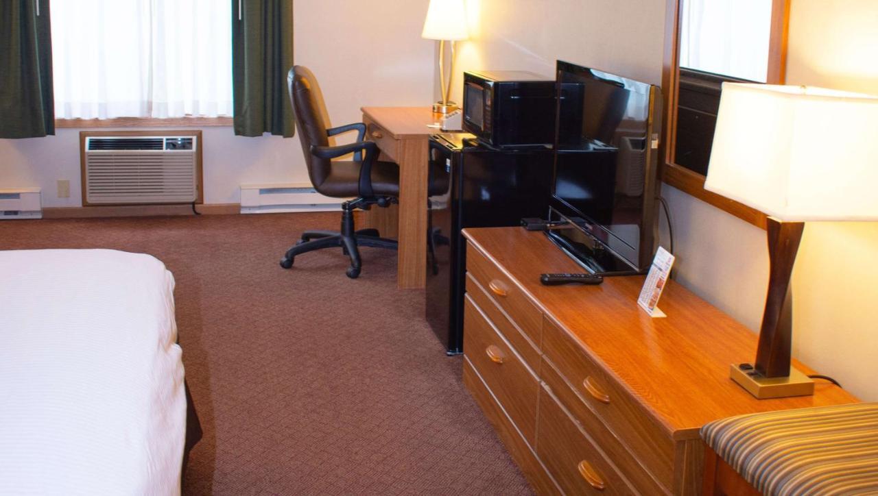 Magnuson Hotel Country Inn Ishpeming Extérieur photo
