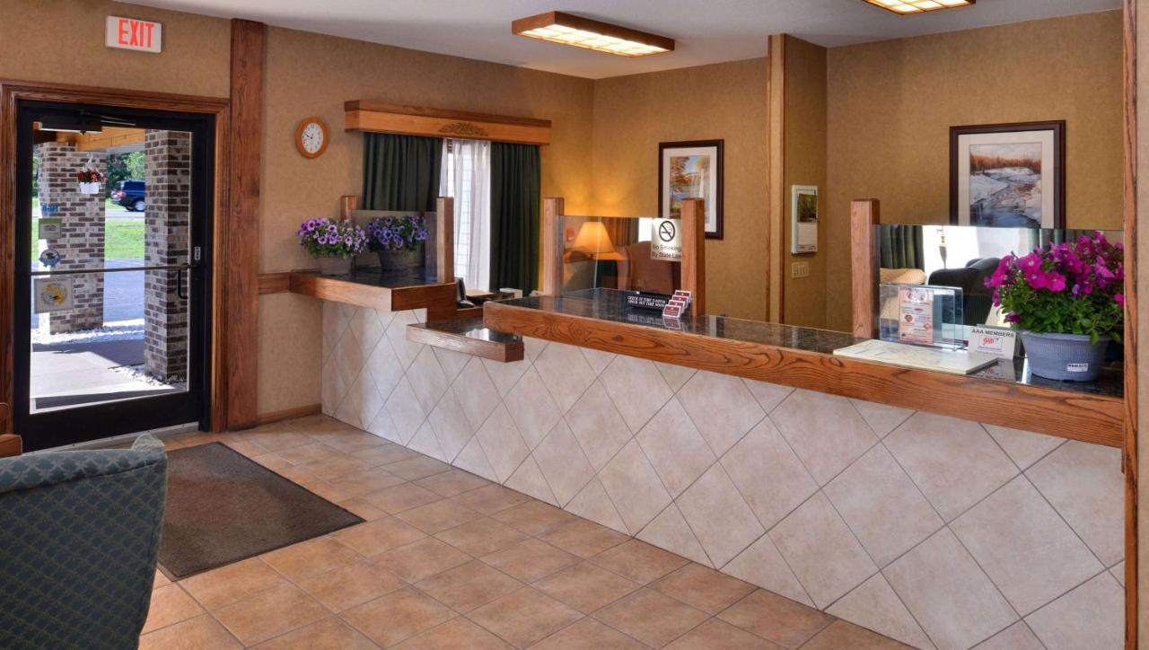 Magnuson Hotel Country Inn Ishpeming Extérieur photo