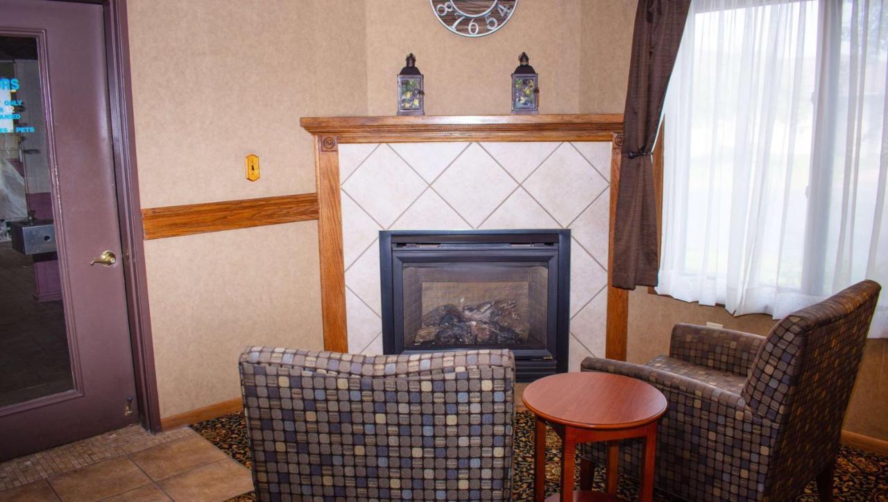 Magnuson Hotel Country Inn Ishpeming Extérieur photo